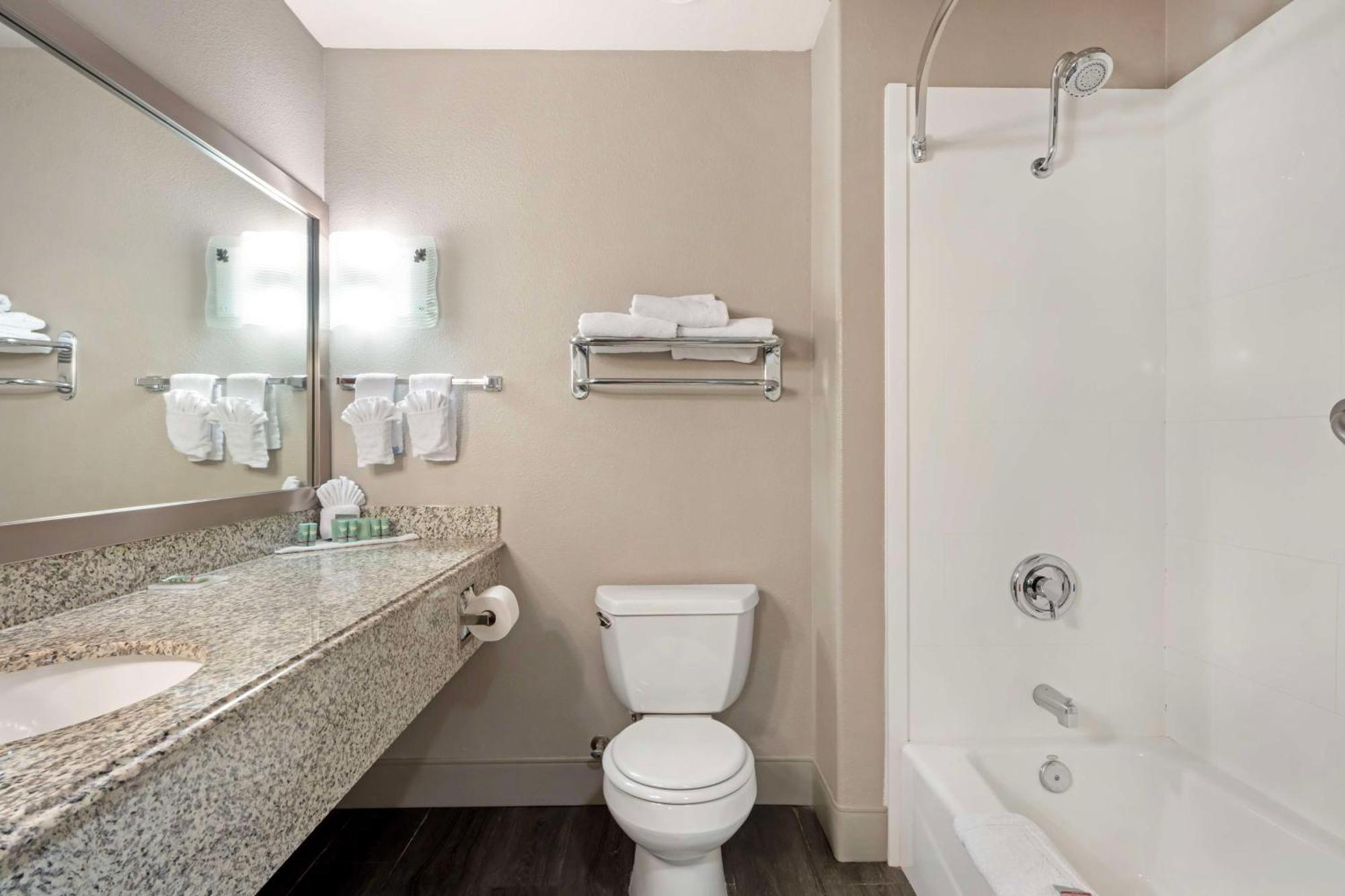 Best Western Cedar Inn & Suites Анджелс-Кэмп Экстерьер фото