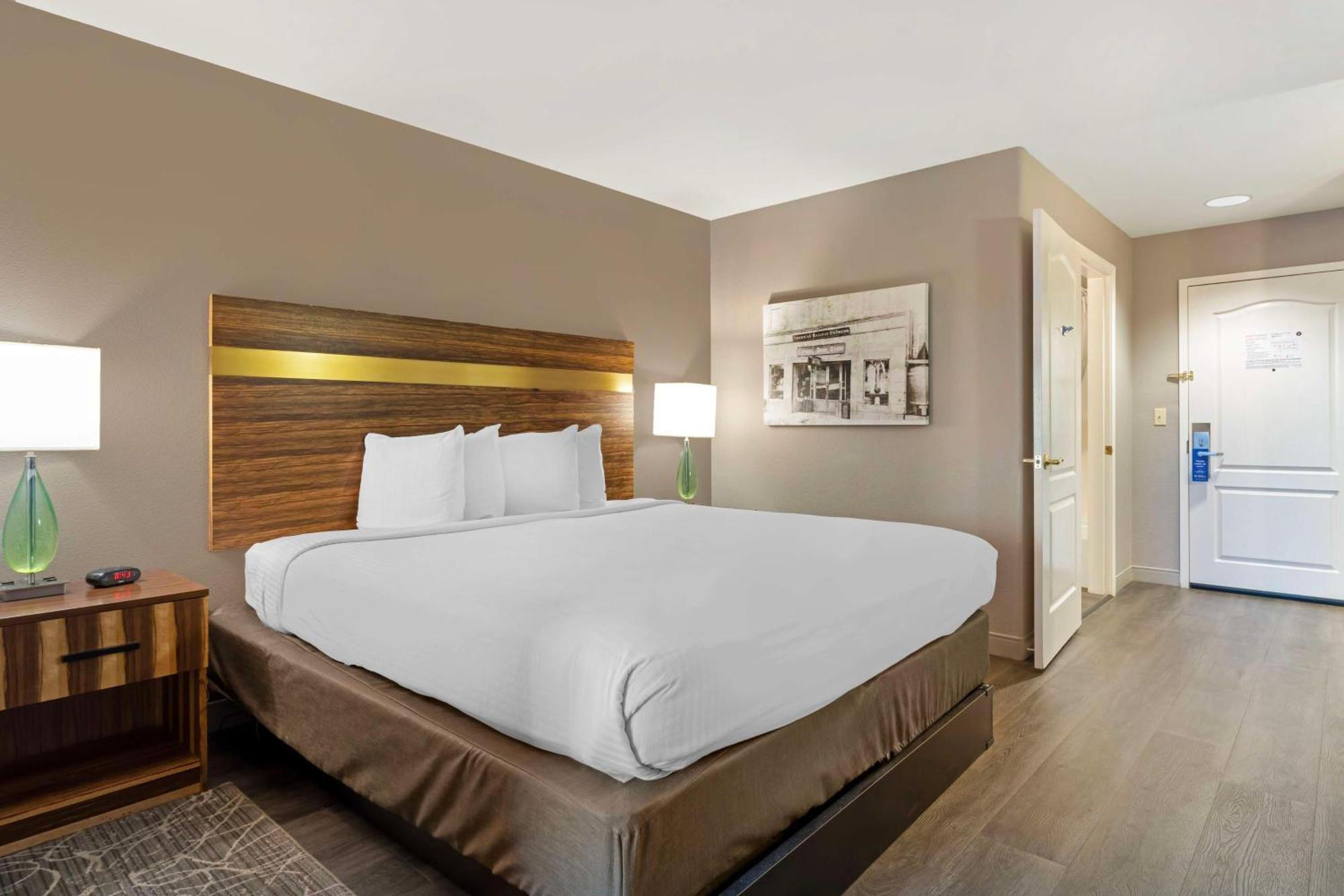 Best Western Cedar Inn & Suites Анджелс-Кэмп Экстерьер фото